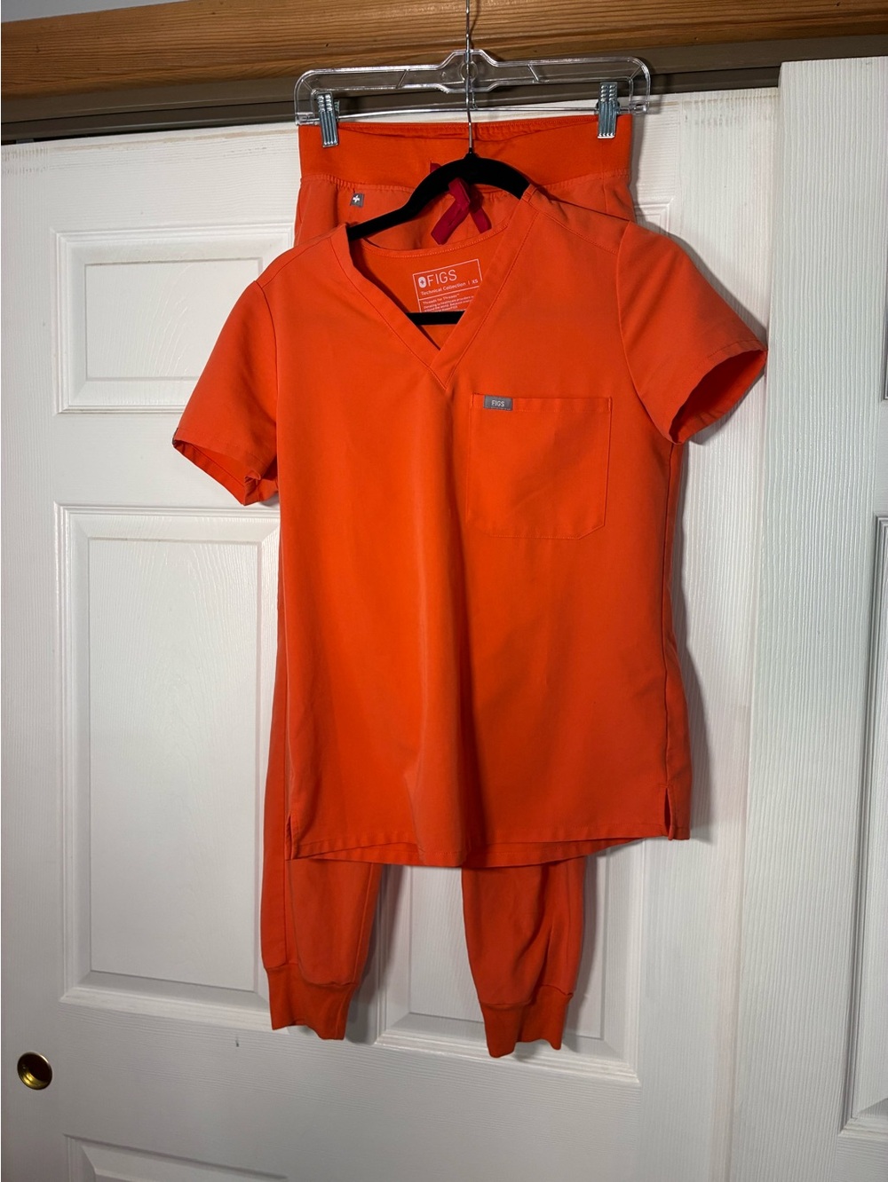 Figs sunset orange scrub set